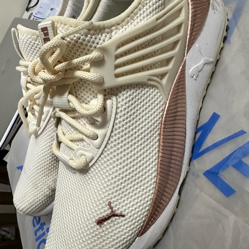 Puma shoes - Picture 3 of 6